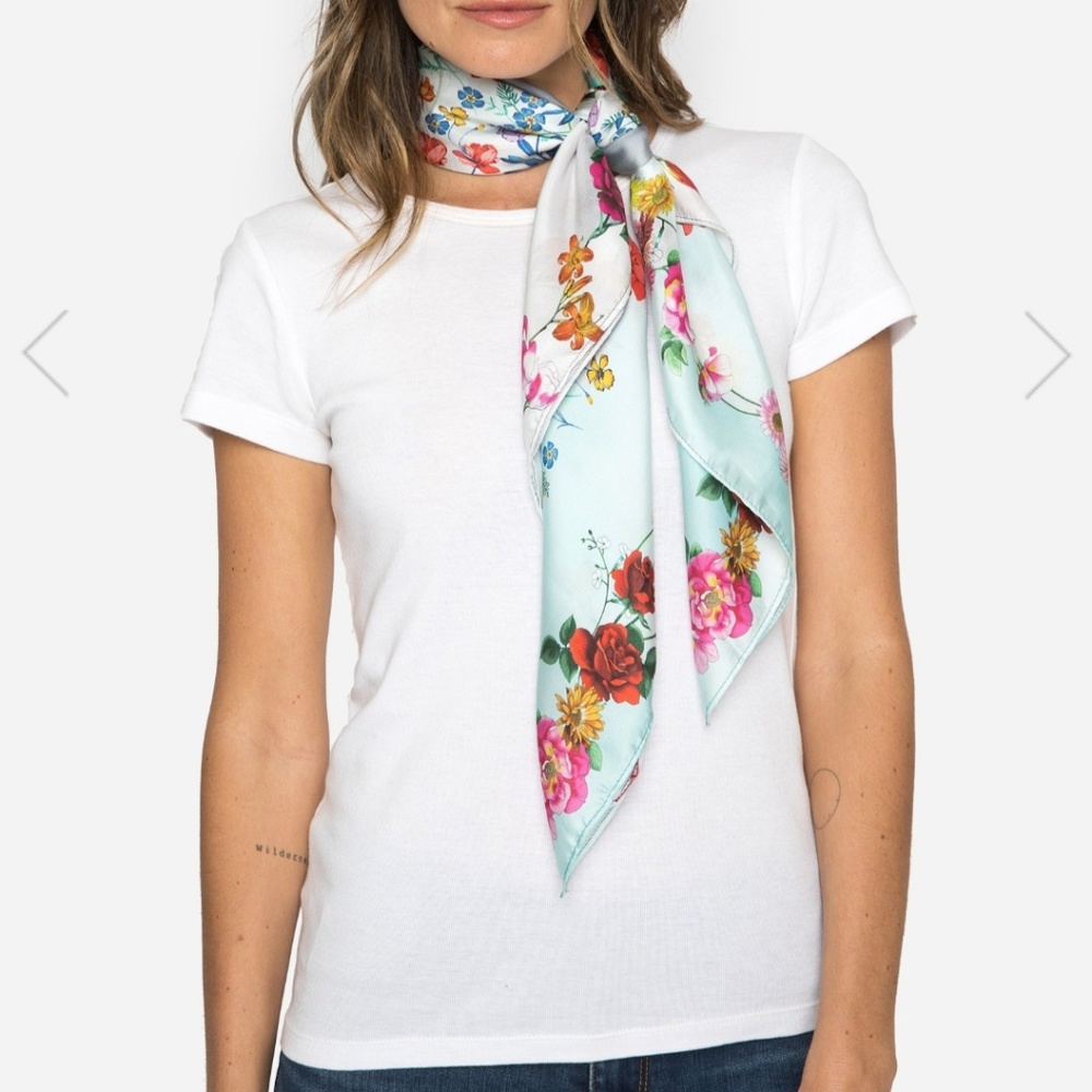 Johnny was FLOWER SCARF - Picture 4 of 6